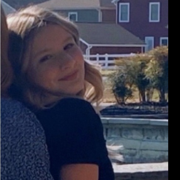 🌸 Welcome to My Poshmark Closet! @briellescloset3 - Picture 2 of 4